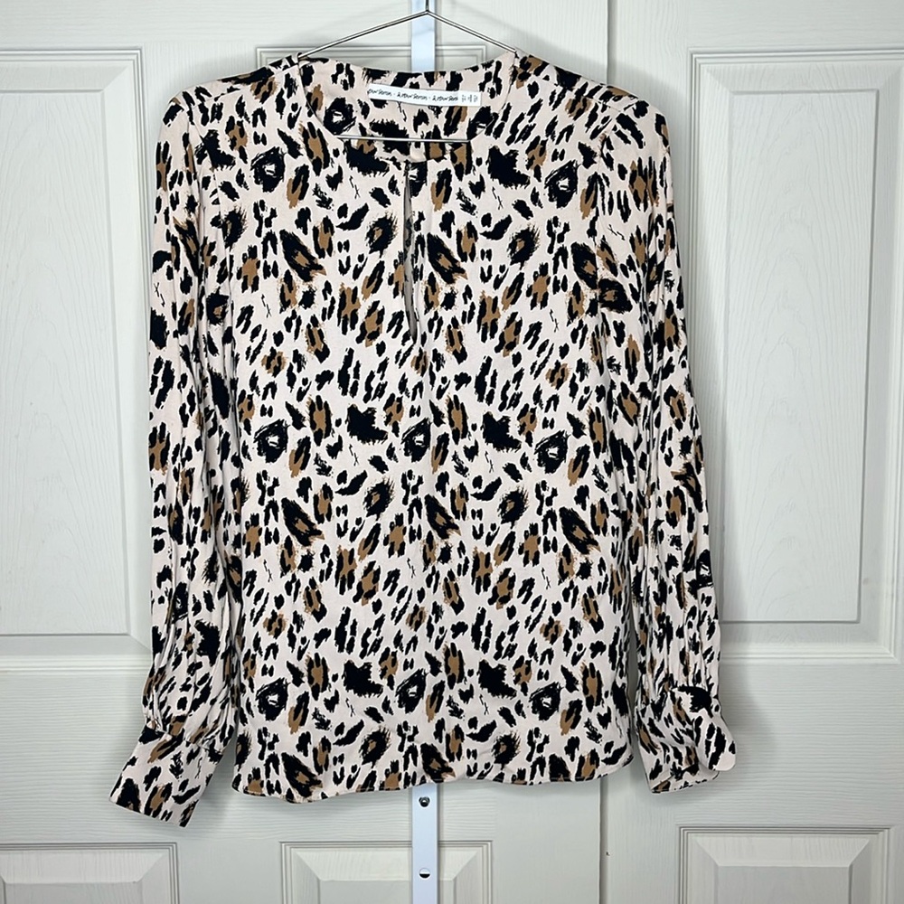 Revolve & Other Stories Leopard Animal Print Keyhole Long Sleeve Blouse Top 4 - Picture 3 of 11